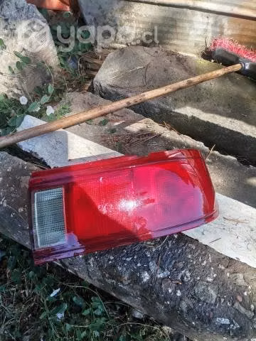 Foco trasero nissan v16
