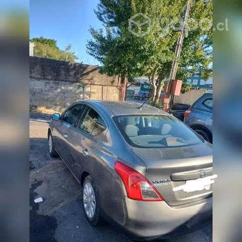 Nissan versa precio conversable