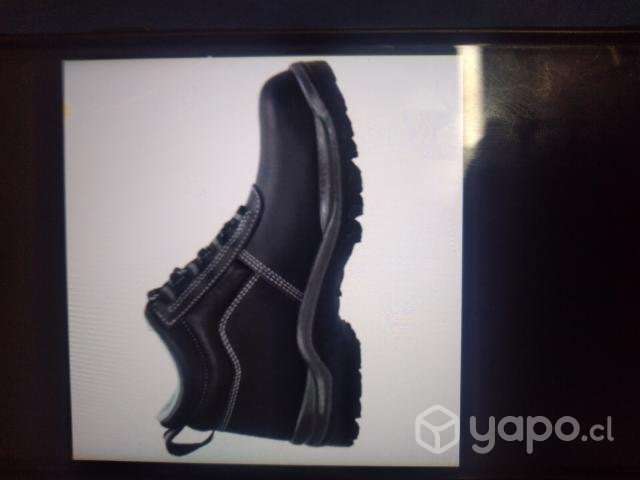 Botas de seguridad marca Bata nueva talla 37 - Imagen 2