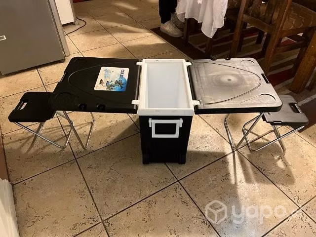 Mesa con sillas (2) y cooler incluido 28 lts nuevo