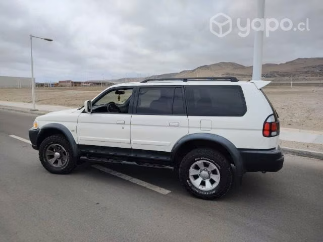 Mitsubishi Montero 2008
