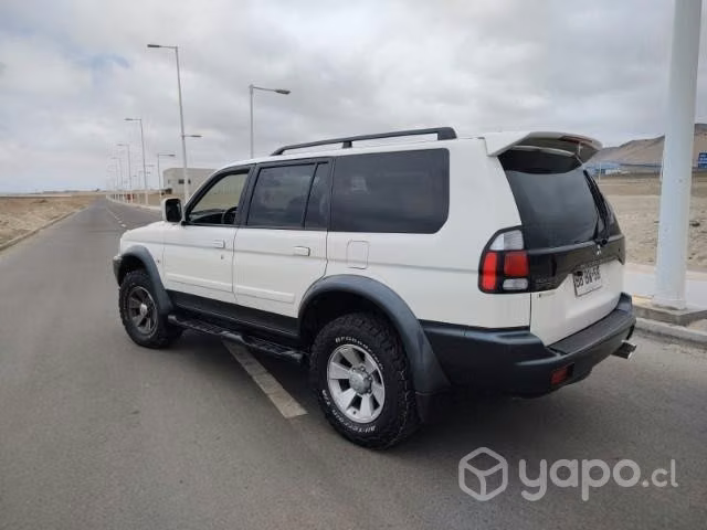 Mitsubishi Montero 2008