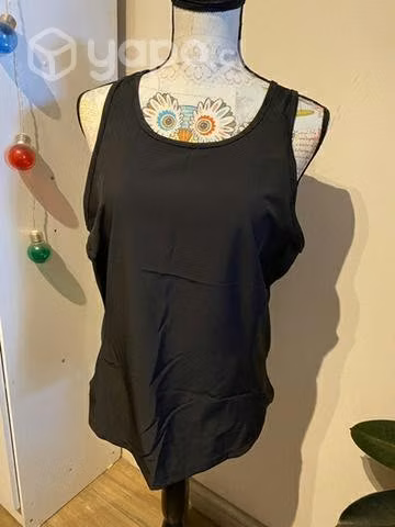 Polera para yoga marca umbrale talla S