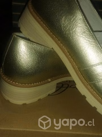 Hermosos mocasines unisex nuevos