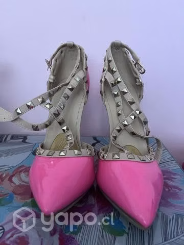 Zapato rosado talla 39 con tachas