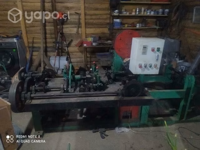 Maquina para hacer alambre de puas