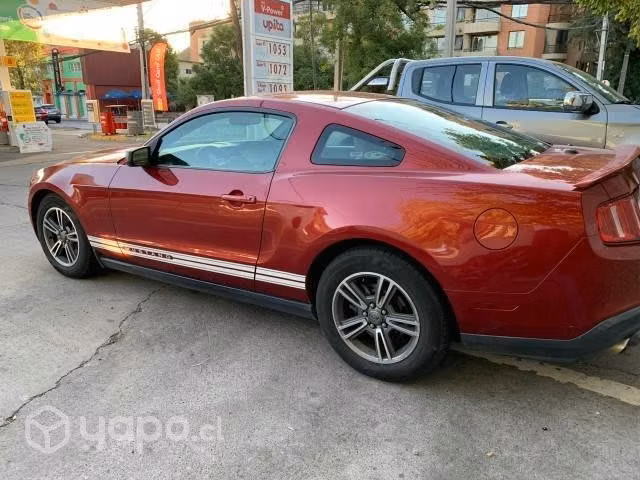 Se vende FORD MUSTANG