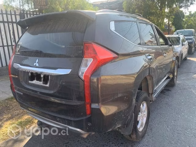 Mitsubishi montero sport 2018