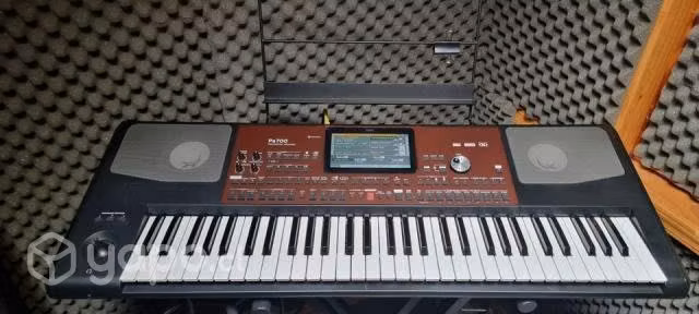 TECLADO KORG Pa 700