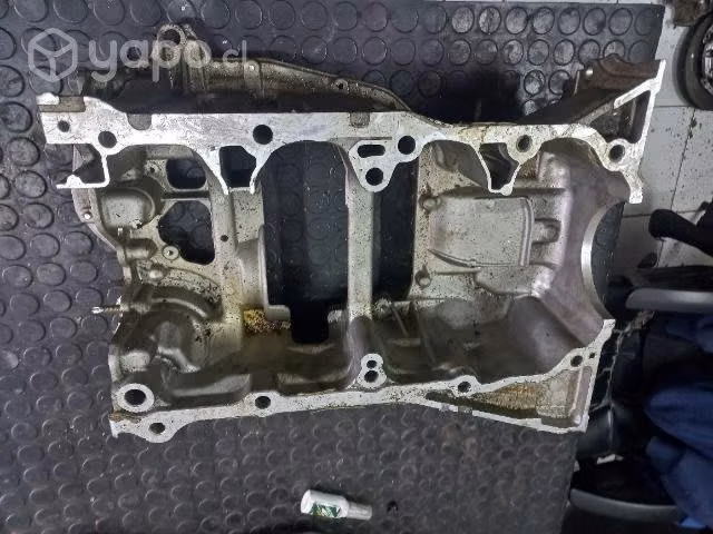 Carter de motor Toyota rav4 2014. 2.5