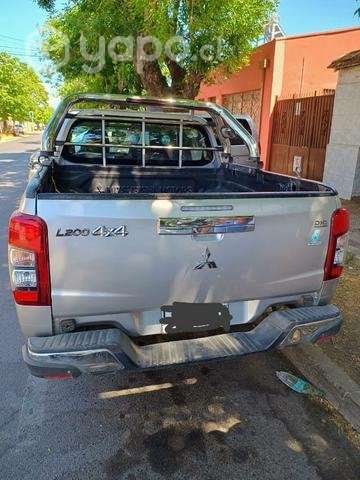 Camioneta Mitsubishi l200 4x4 - Imagen 2