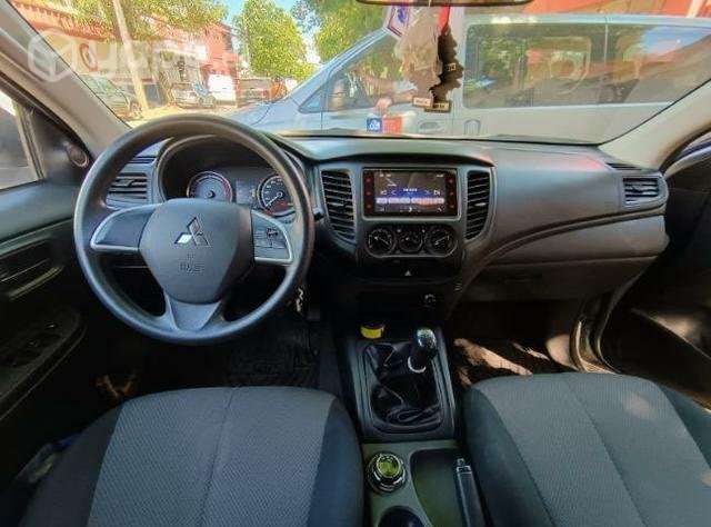 Camioneta Mitsubishi l200 4x4 - Imagen 3