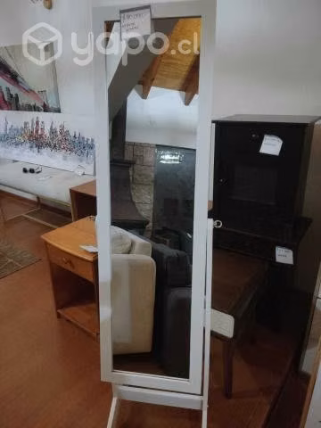 Lote de muebles por traslado al extranjero