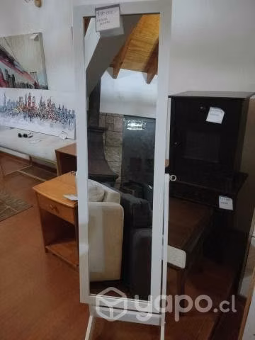 Lote de muebles por traslado al extranjero