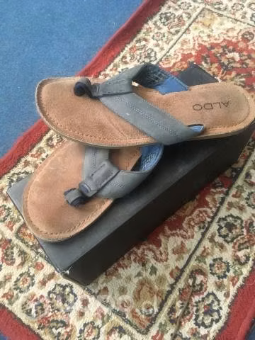 Aldo de cuero talla 41