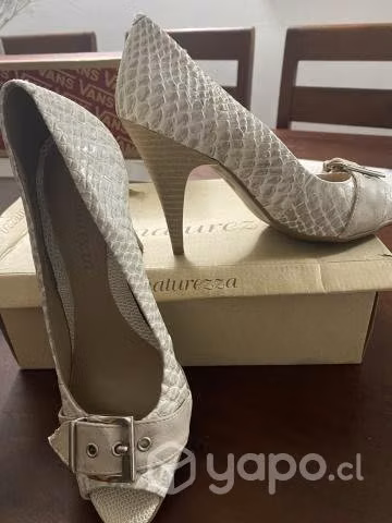 Zapatos beige - Imagen 2