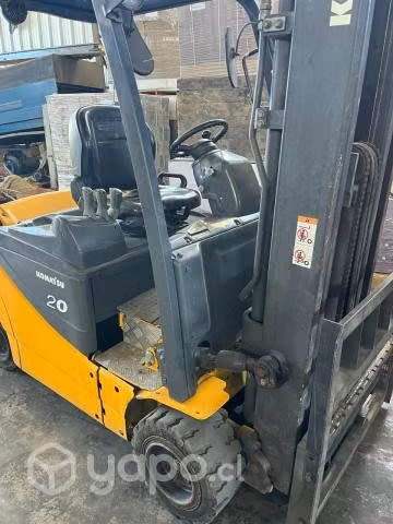 Yale Komatsu año 2011