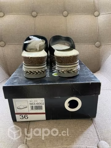 Chalarías de cuero nuevas - Imagen 2