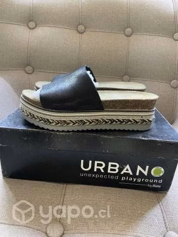 Chalarías de cuero nuevas