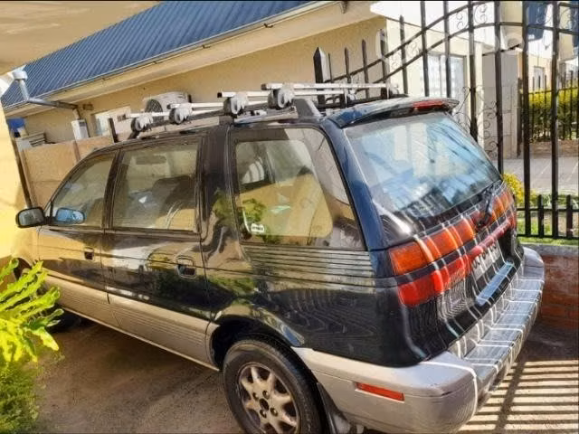 Vendo hyundai santamo.