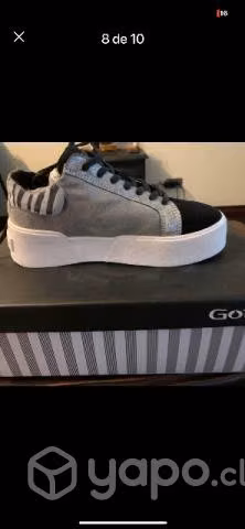 Zapatillas marca Bbb - Imagen 3