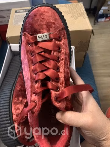 Zapatillas marca Bbb