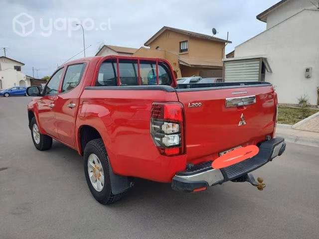 Mitsubishi L200 katana CR 4×2