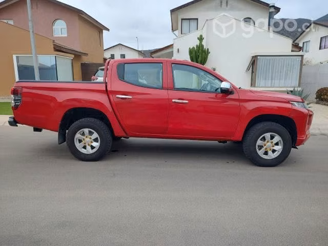 Mitsubishi L200 katana CR 4×2