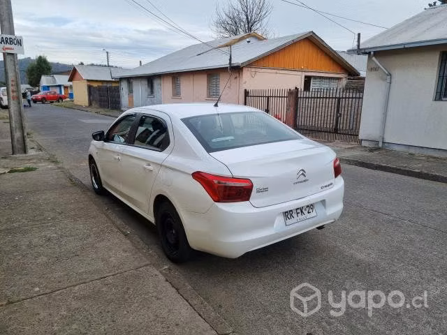 Citroen 2022 bencinero 1.2 lt