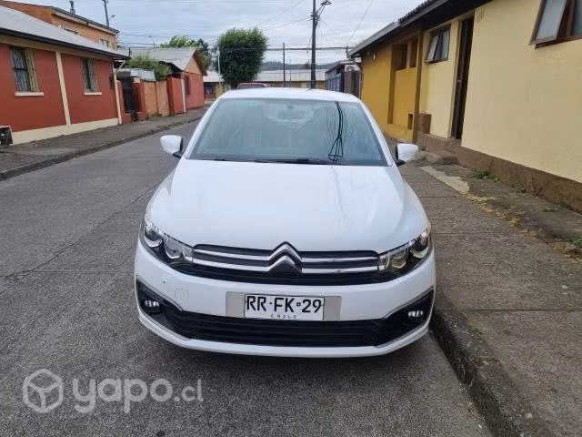 Citroen 2022 bencinero 1.2 lt