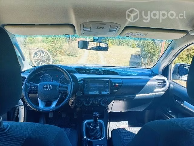 Camioneta Toyota Hilux 4*4 SR