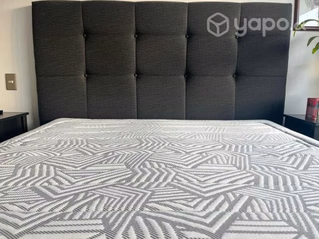 Cama semi nueva y sus veladores - Imagen 5
