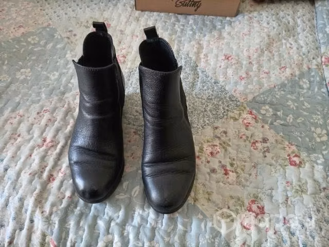 Calzado semi nuevo