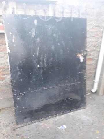 Puerta de fierro de 1,20x1,62 con chapa