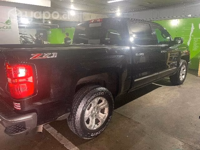 Vendo CHEVROLET SILVERADO 2015 único dueño