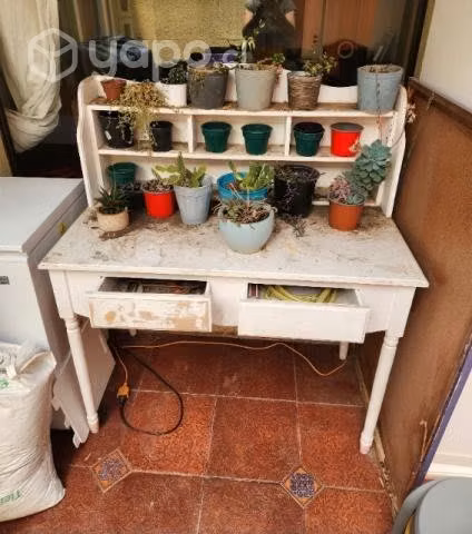 Escritorio. Altura 100 cm