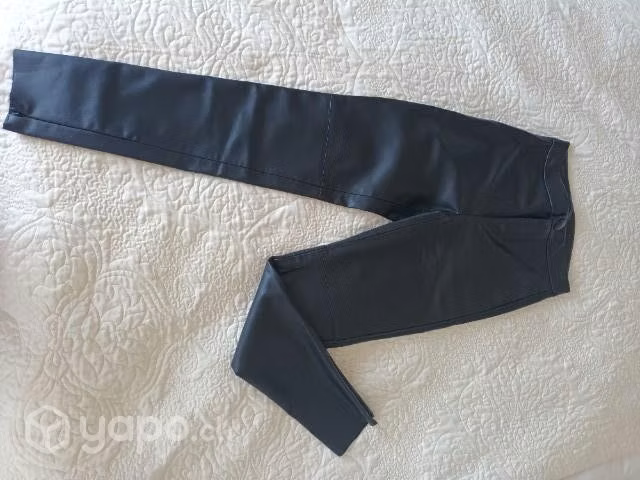 Hermoso leggins ecocuero zara