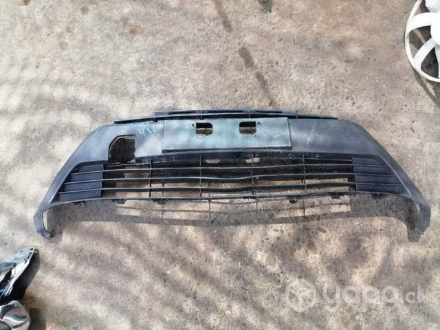 Rejilla parachoque toyota yaris original