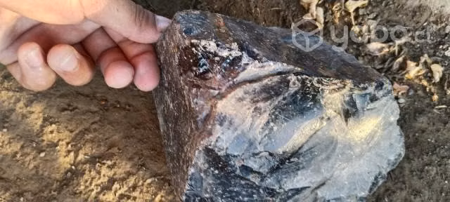 Piedra obsidiana negra