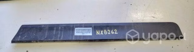 Moldura Exterior Puerta Trasera Derecha Nissan 2.5