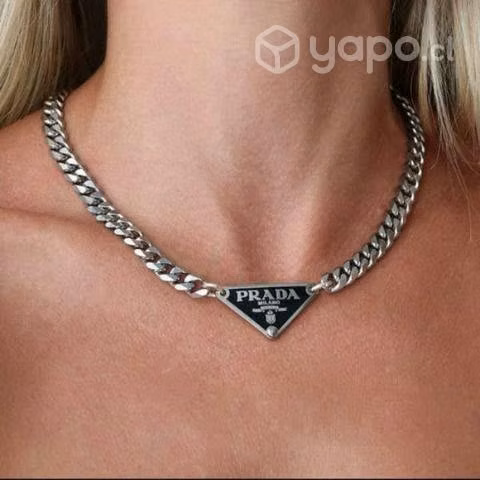 Collar Prada