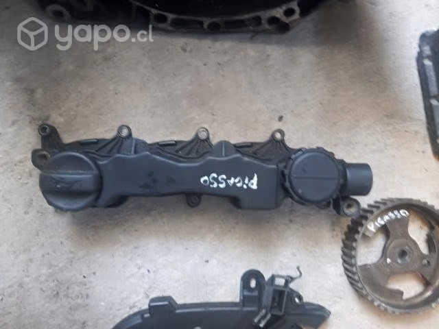 Citroen xsara picasso tapa plastica culata aceite
