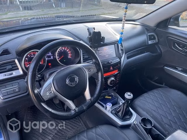 Ssangyong Tivoli full