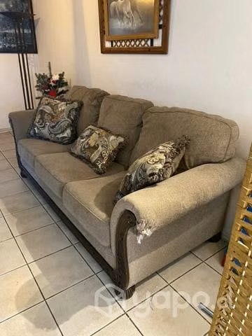 Sillon 3 cuerpos ashley, con detalle