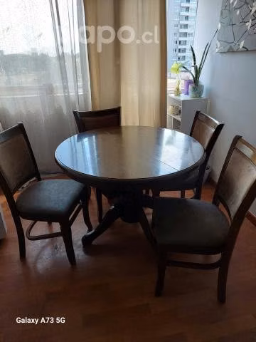 Mesa 4 sillas expandible