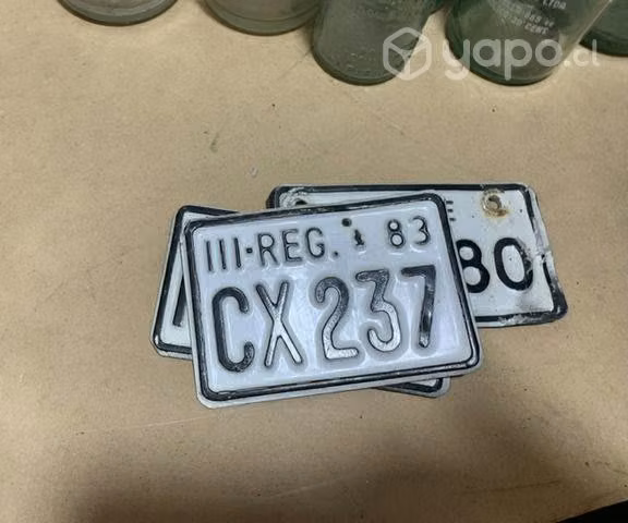 Patentes y chapas antiguas