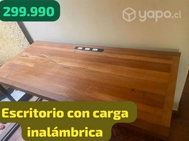 Escritorio de roble con enchufe y usb