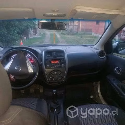 Nissan versa año 2018