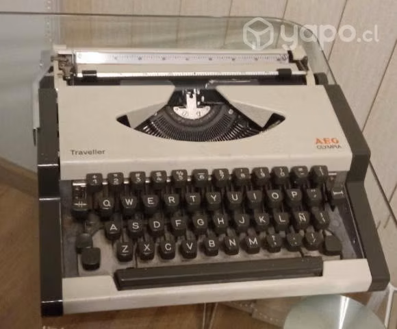 Maquina de escribir Olympia AEG traveller
