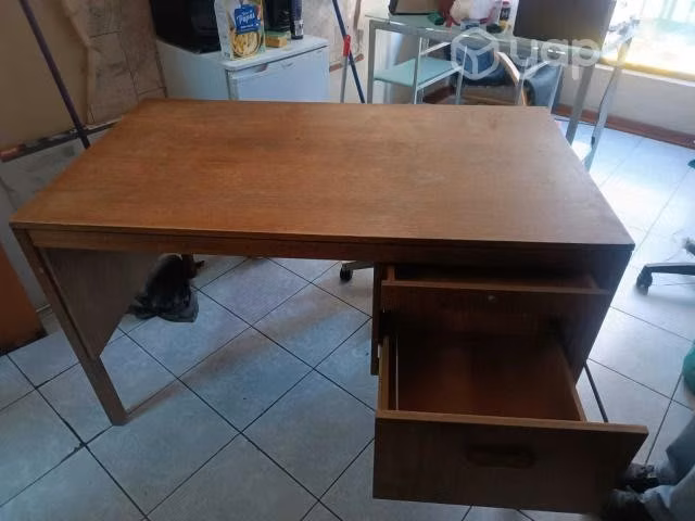 Escritorio de madera